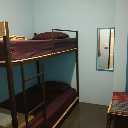 J Giant Hostel Τσιάνγκ Μάι Εξωτερικό φωτογραφία