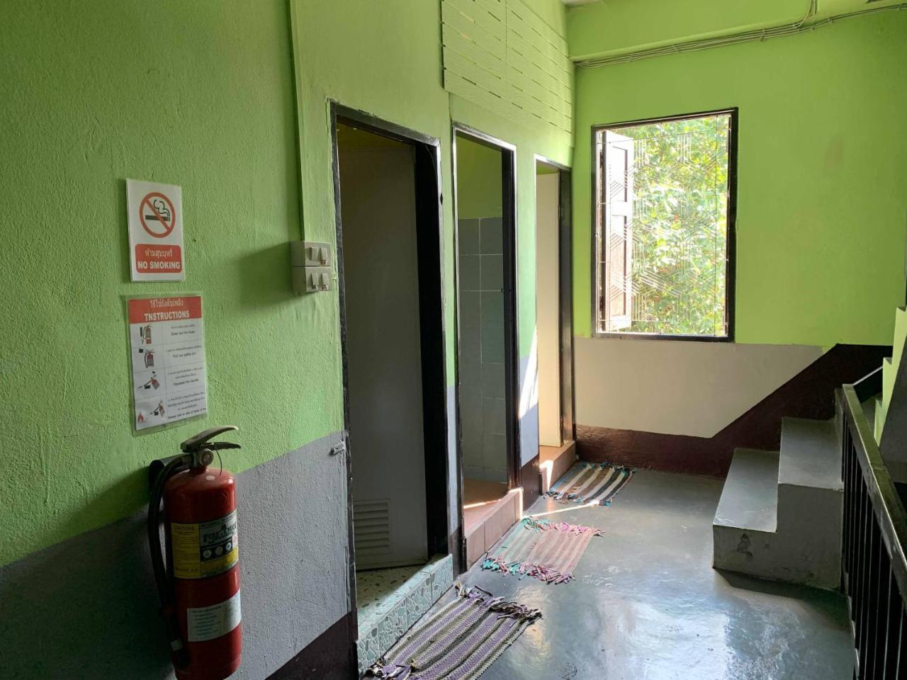J Giant Hostel Τσιάνγκ Μάι Εξωτερικό φωτογραφία