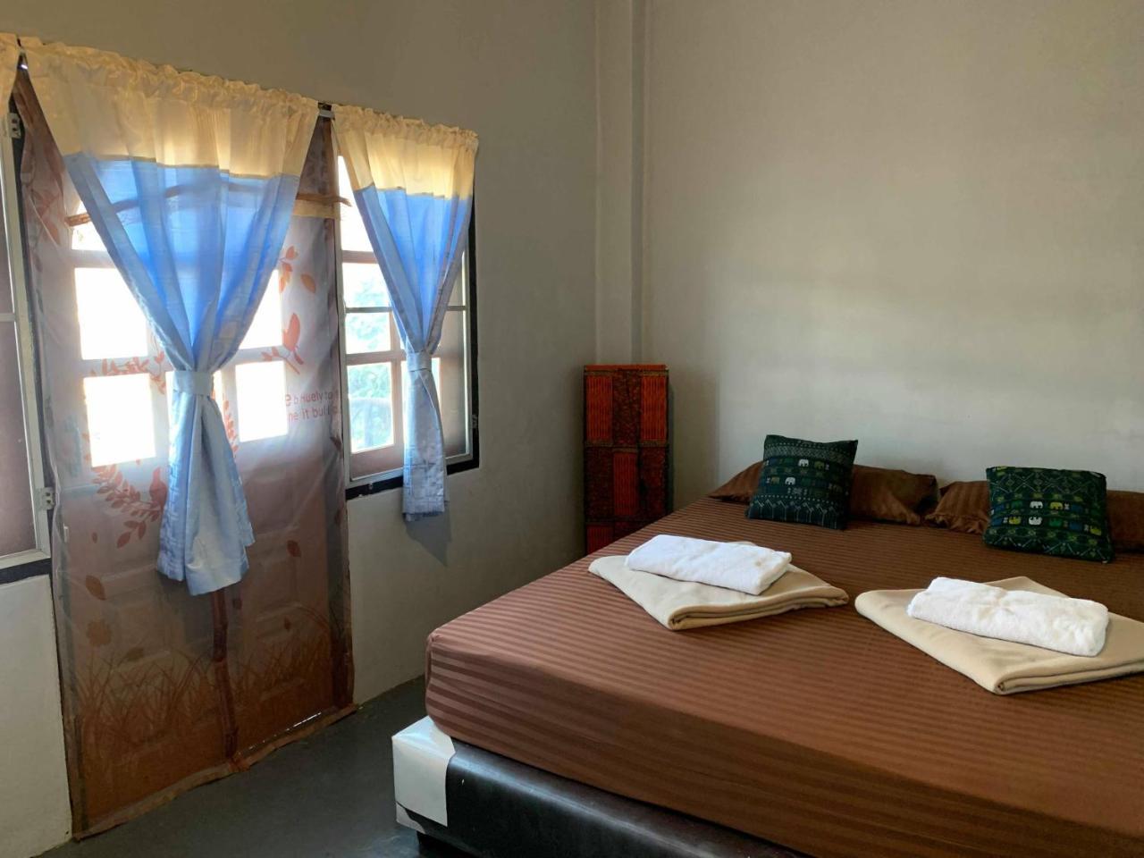 J Giant Hostel Τσιάνγκ Μάι Εξωτερικό φωτογραφία