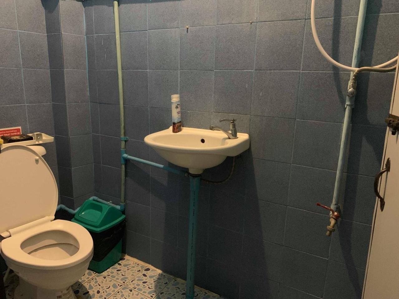 J Giant Hostel Τσιάνγκ Μάι Εξωτερικό φωτογραφία